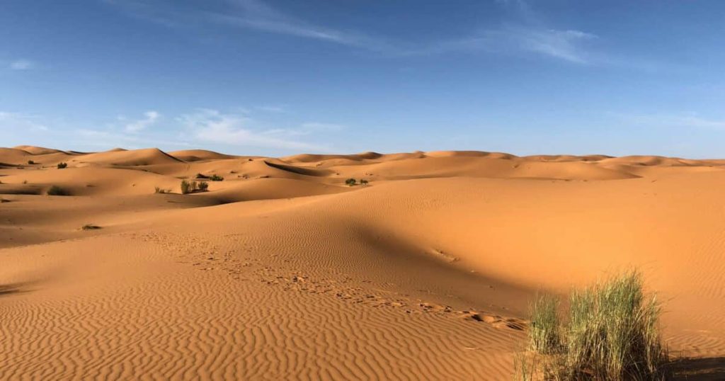 مزرعه خورشیدی در بیابان - چالش‌های نصب پنل در محیط‌های خشک