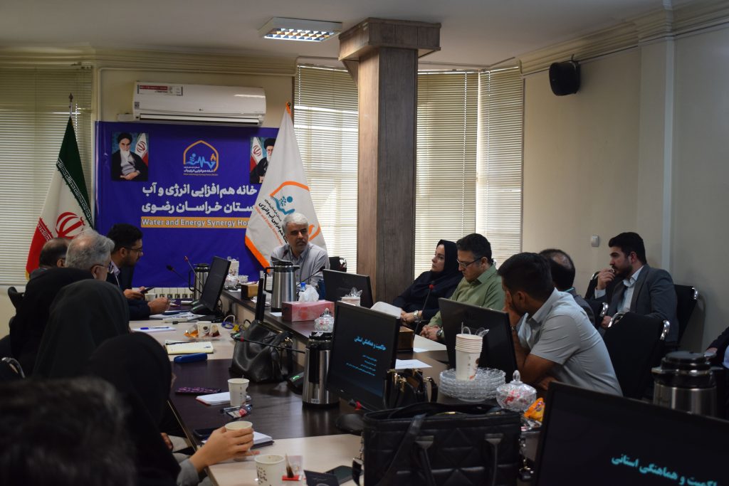 در بخش پایانی، حاضران بر لزوم شکل‌گیری همکاری‌های ساختاری میان خانه هم‌افزایی و نظام صنفی رایانه‌ای تأکید کردند و مقرر شد تفاهم‌نامه‌ای در این زمینه منعقد شود. محورهای پیشنهادی تفاهم‌نامه شامل تسهیل همکاری شرکت‌های عضو خانه هم‌افزایی با نظام صنفی، برگزاری نشست‌های تخصصی متناسب با نیازهای فناورانه اعضا و نیز اعلام نیازهای فناوری اطلاعات توسط شرکت‌های عضو به نظام صنفی رایانه‌ای است. همچنین توافق شد ظرفیت‌ها و خدمات شرکت‌های «انعکاس» و «فرتاک» به اعضای خانه معرفی شود و اقدامات لازم برای پیوستن خانه هم‌افزایی به کمیسیون آینده‌پژوهی استان دنبال گردد.