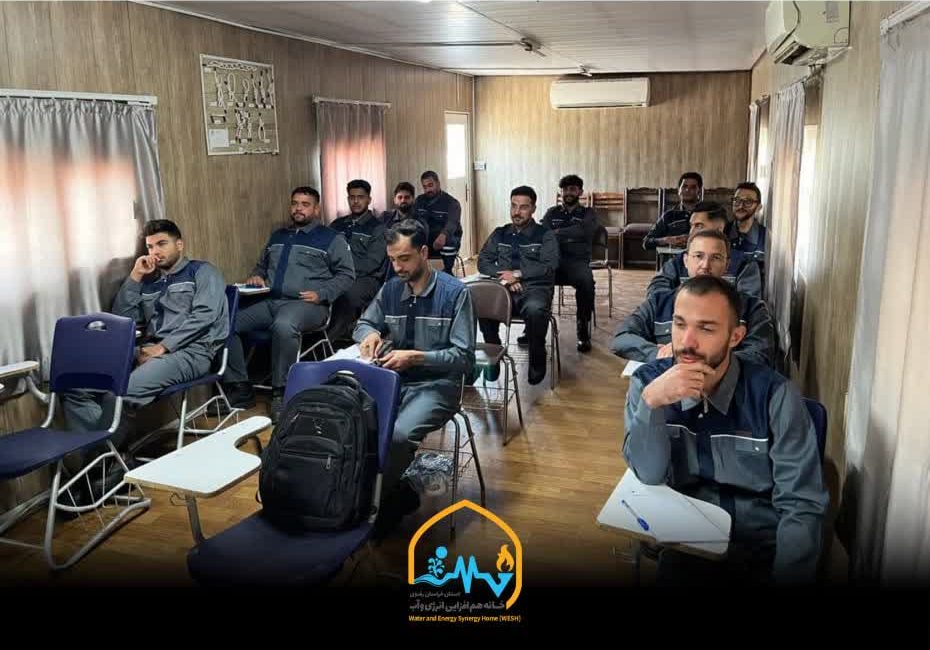 ششمین دوره آموزش فن‌ورز شبکه هوایی برق در حال برگزاری است 💠ششمین دوره آموزشی «فن‌ورز شبکه هوایی برق» با حضور ۲۲ نفر از کارآموزان در محل سایت آموزشی شرکت توزیع نیروی برق مشهد در حال برگزاری است. 🔷هدف این دوره، توانمندسازی، مهارت‌آموزی و آماده‌سازی نیروهای جوان برای ورود به بازار کار و ارائه خدمات تخصصی به شبکه برق استان و مشهد عنوان شده است. 🔷دوره‌های پیشین با رضایت ۱۰۰ درصدی فارغ‌التحصیلان همراه بوده و آنها توانسته‌اند جذب بازار کار شوند. 🔷اساتید این دوره از میان مدرسان ممتاز و حرفه‌ای انتخاب شده‌اند و با وجود هزینه کمتر نسبت به دوره‌های مشابه، کیفیت آموزشی بالاتری ارائه می‌شود.