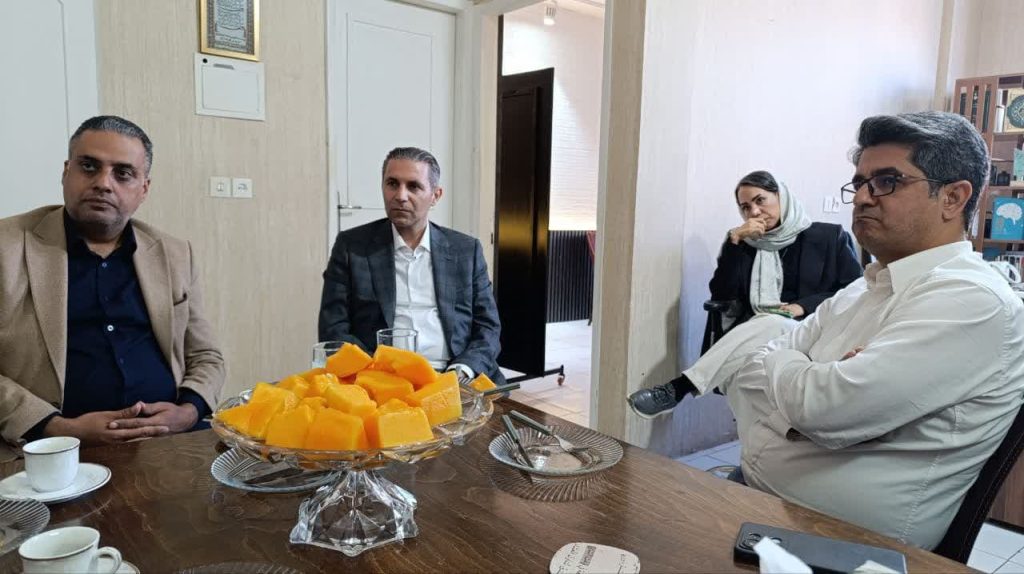 محسن رضوی، مدیرمسئول روزنامه اقتصادی آسیا، از این نشست به عنوان تحقق بخشی از مفاد تفاهمنامه این رسانه با خانه همافزایی یاد کرد؛ تفاهمنامهای که هدف آن روشنگری رسانهای و تسهیل گفتوگوی میان صنعت و نهادهای تصمیمساز در حوزه انرژی و آب است.