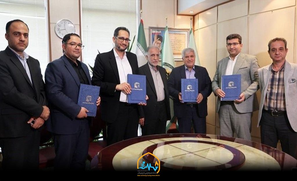 میدان‌داری عضو هیئت مدیره خانه هم‌افزایی انرژی و آب در مسیر کاهش ناترازی برق؛ 🔰 کلنگ‌زنی نیروگاه ۱۰۰ مگاواتی خورشیدی اردستان به‌عنوان نخستین گام در برنامه احداث هزار مگاوات تجدیدپذیر